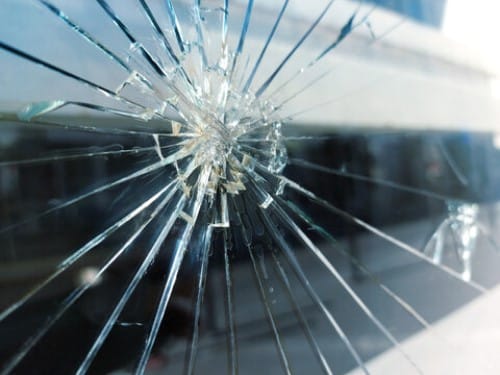 Réparation vitre cassée : intervention vitrier, urgence vitres