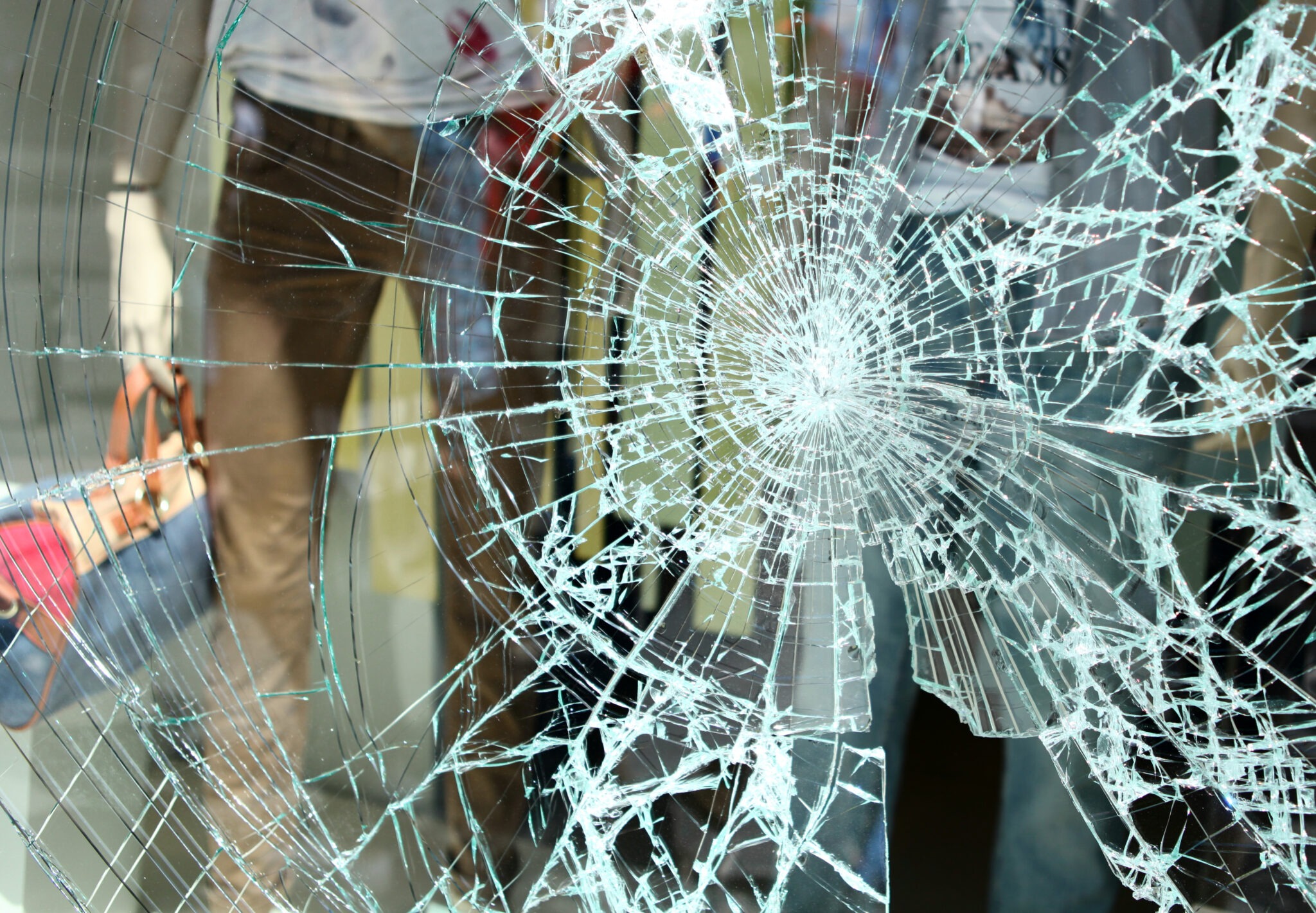 remplacement vitre vitrine biarritz